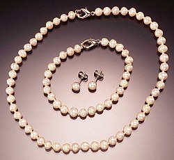 Annie child pearl set
