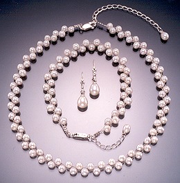 "Cara" choker, "Taylor" bracelet, "Angelina" earrings classic pearl set