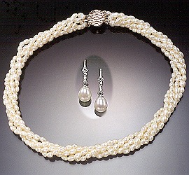 "Drew" twisted pearl necklace