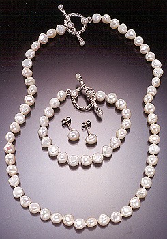 "Ginger" pearl necklace