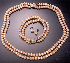 "Jodie" necklace, "Isabella" bracelet, "Brooke" earrings classic pearl set