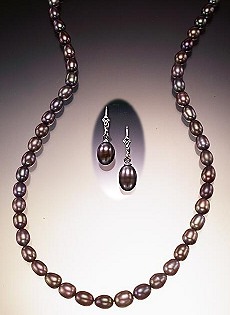 "Kate" oval pearl necklace